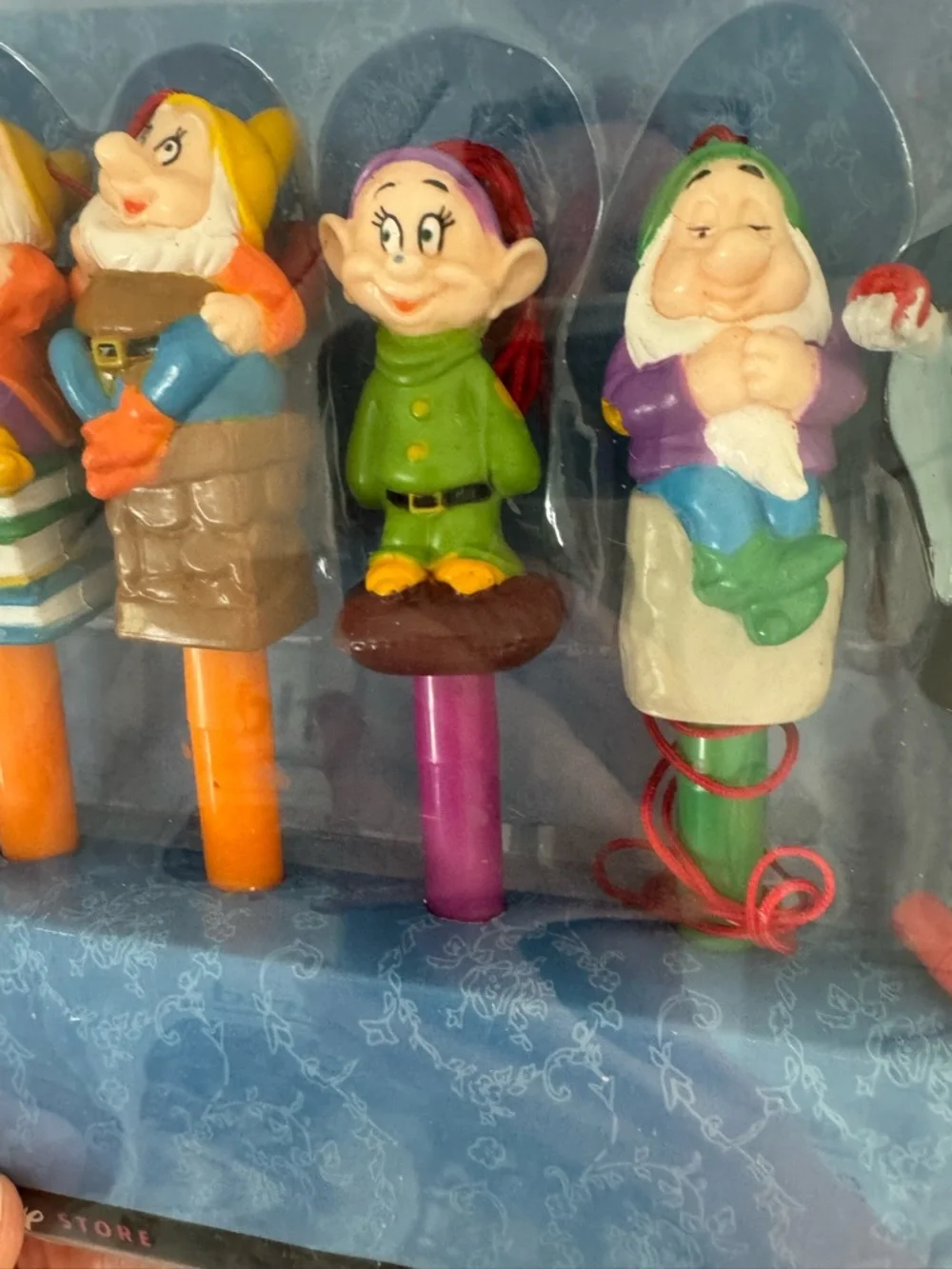 RARE Vintage Disney Snow White & the Seven Dwarfs 9-Piece Character Pen Set